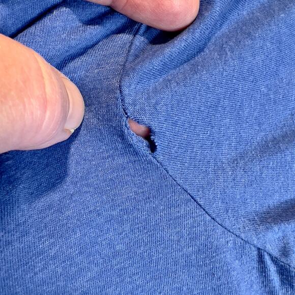 NFL Team Apparel Woman's Large NY Giants Blue Short Sleeve T-Shirt - Picture 5 of 11